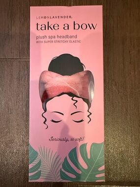 BRAND NEW! Pink Plush Spa Headband - Take a Bow